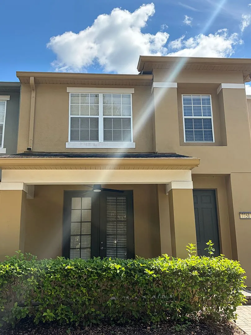 3 Bedrooms, 2.5 Bathrooms home in Windermere — Photo 1