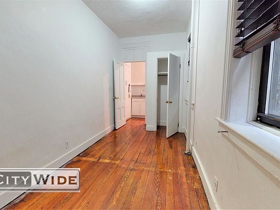 5th image of 319 E 83rd St #4E