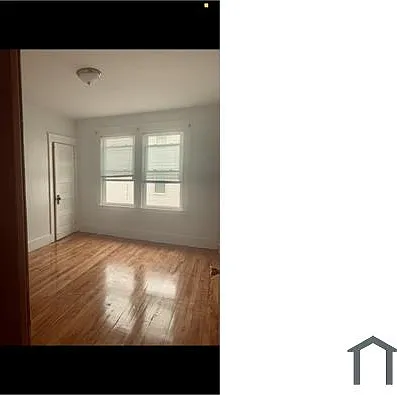 3 bed, 1300 sqft, $2,400 — Photo 2