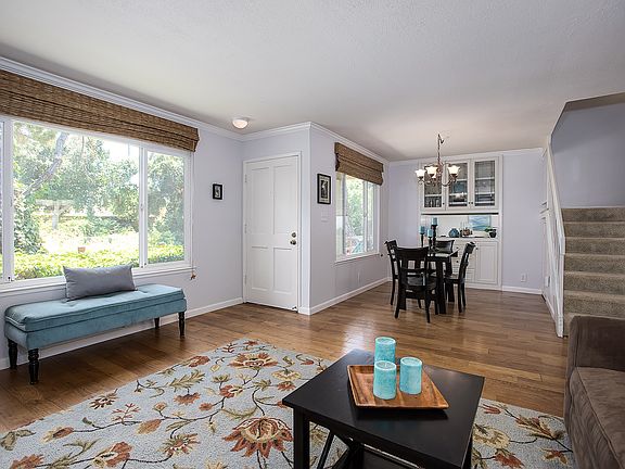 2nd image of 156 Lawnview Cir
