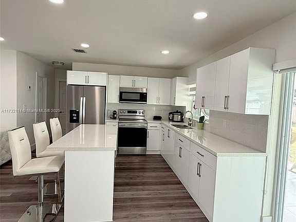 2nd image of 20504 NW 44th Pl #0
