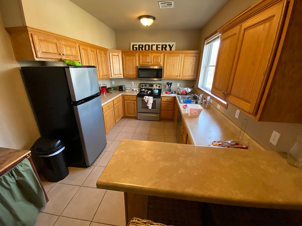 2nd image of 1209 Bertrand St #9