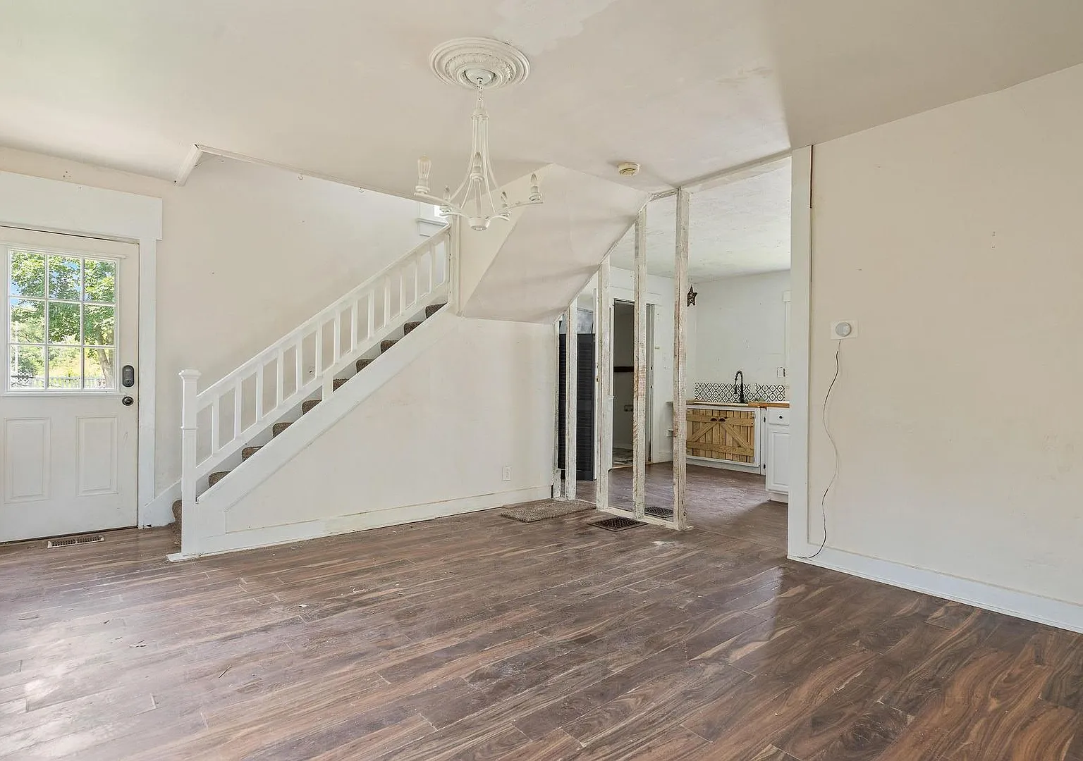 3 Bedroom Home For Rent — Photo 4