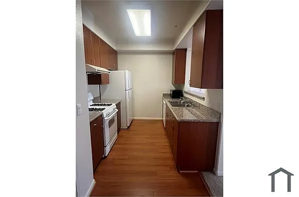 989 Franklin St APT 313 photo 1