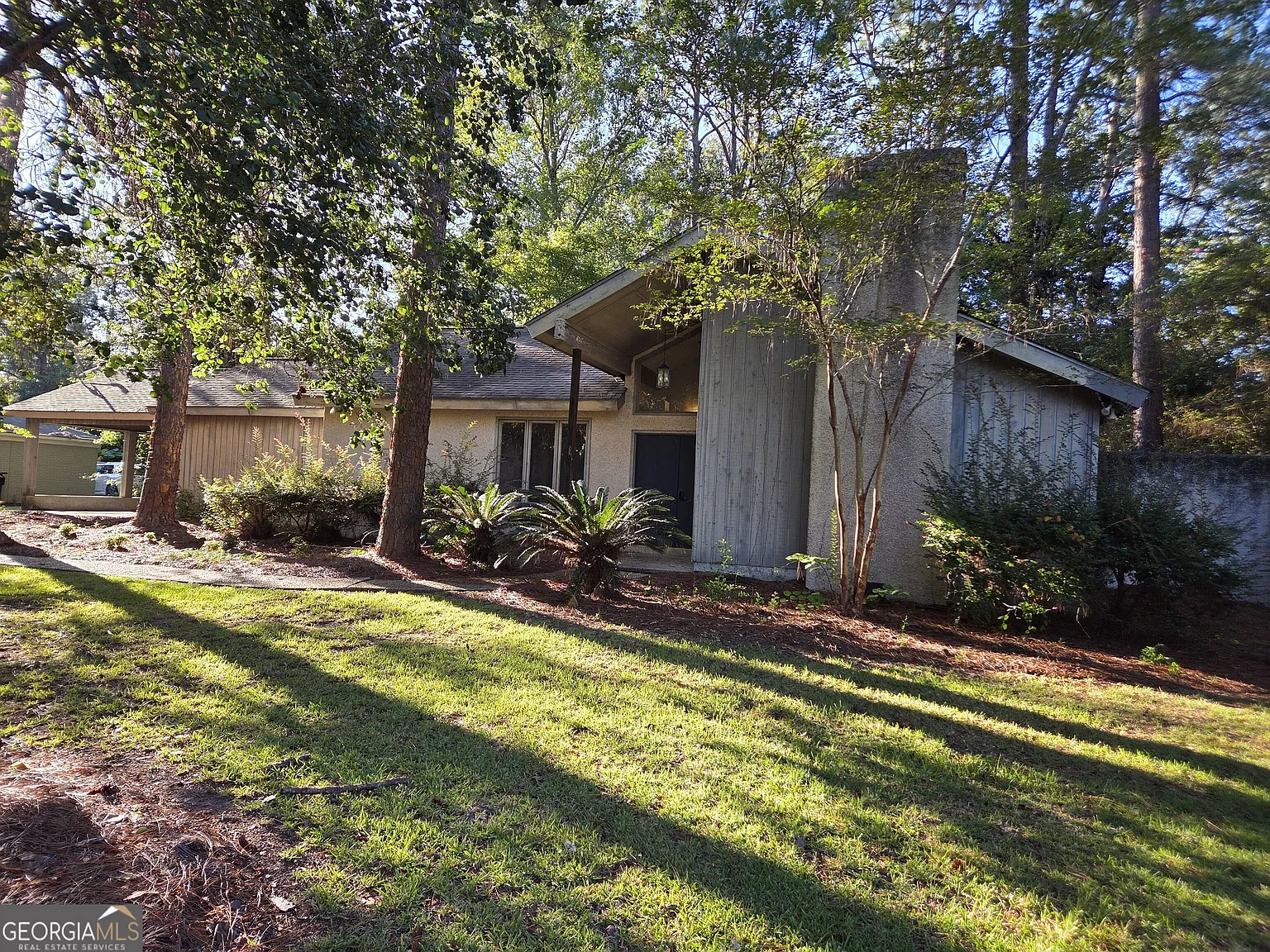 5 bed, 2.0 bath, $1,800 — Photo 1