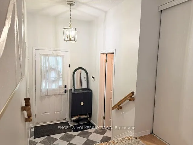 124 Landover Cres — Photo 7