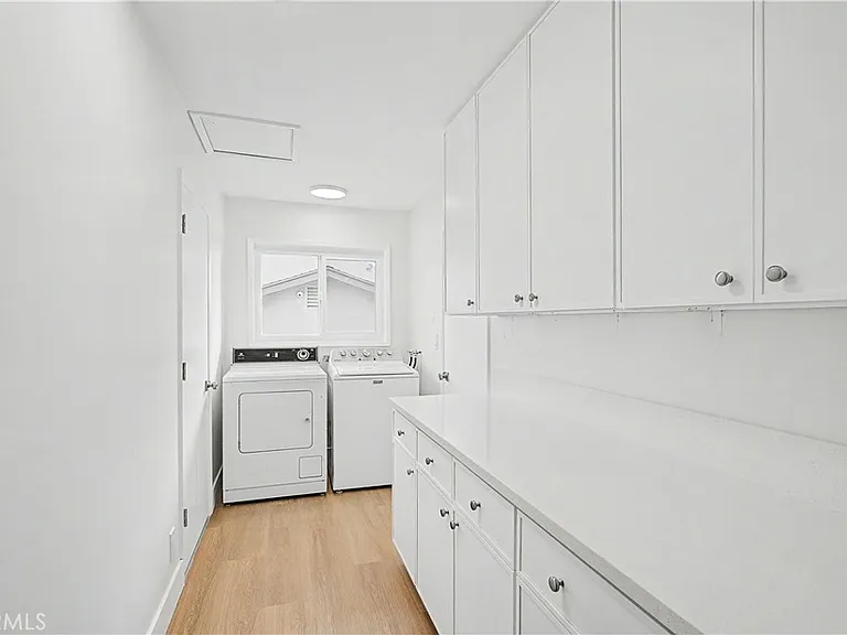 6917 Clovercliff Dr — Photo 13