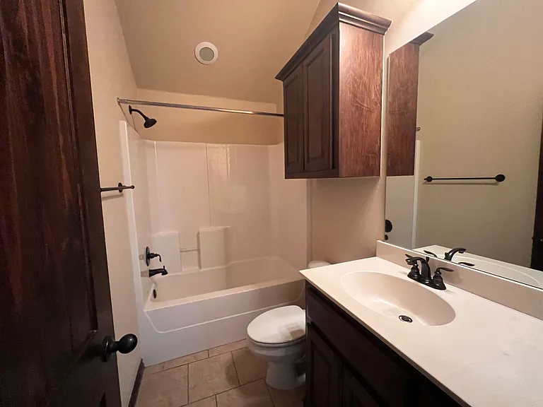 12108 Chesterfield Ln — Photo 15