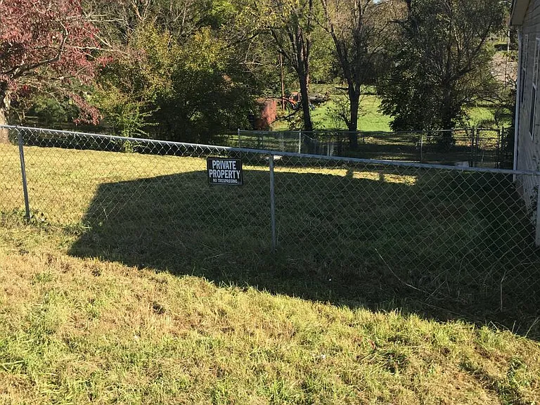 2600 Knott Rd — Photo 2
