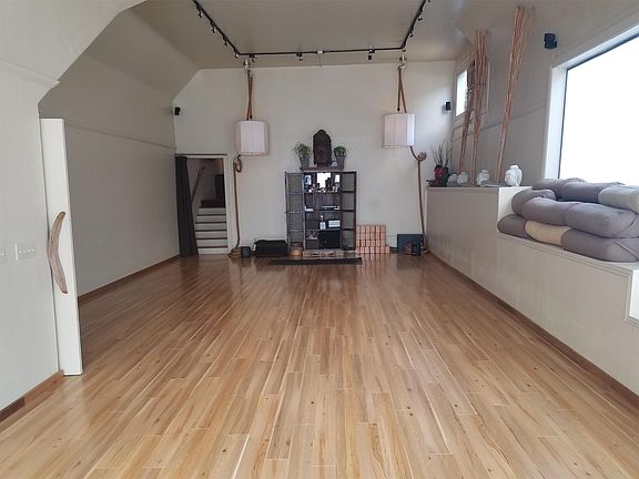 2nd image of 1200 Union St #1202