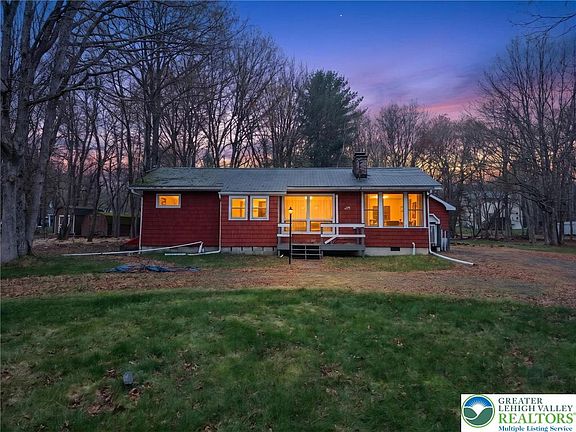 2nd image of 456 Mountain Rd