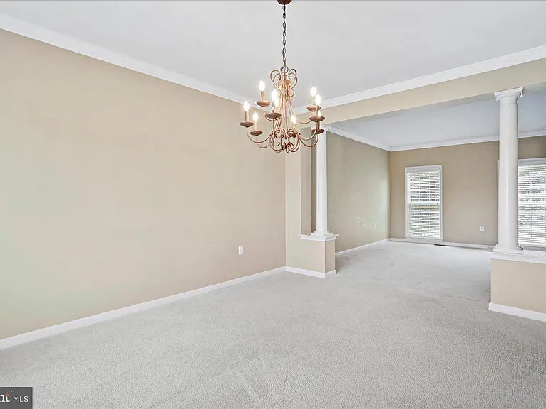 319 Morlyn Dr — Photo 6