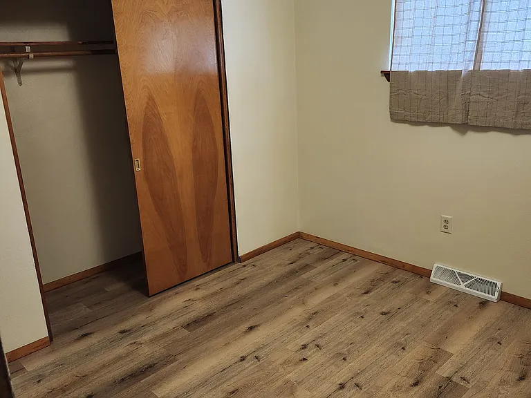 409 Illinois St #2 — Photo 4