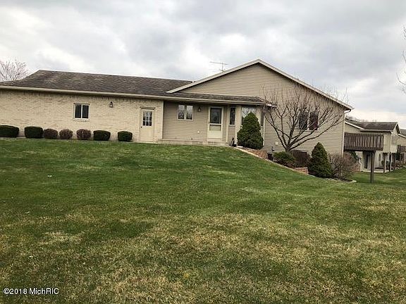 4th image of 8025 Amber Creek Dr SW