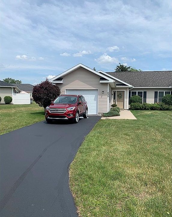 1st image of 435 Hawley Dr