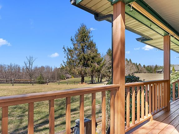4th image of 51 Fairway Villa Dr