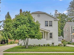 285 Bassett Rd, Bay Village, OH 44140