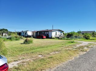 100 Pompano Dr, Rockport, TX 78382