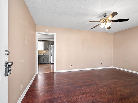 5th image of 407 Lillie Belle Ln