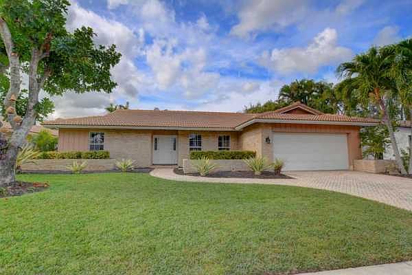 Home For Sale In Paseos