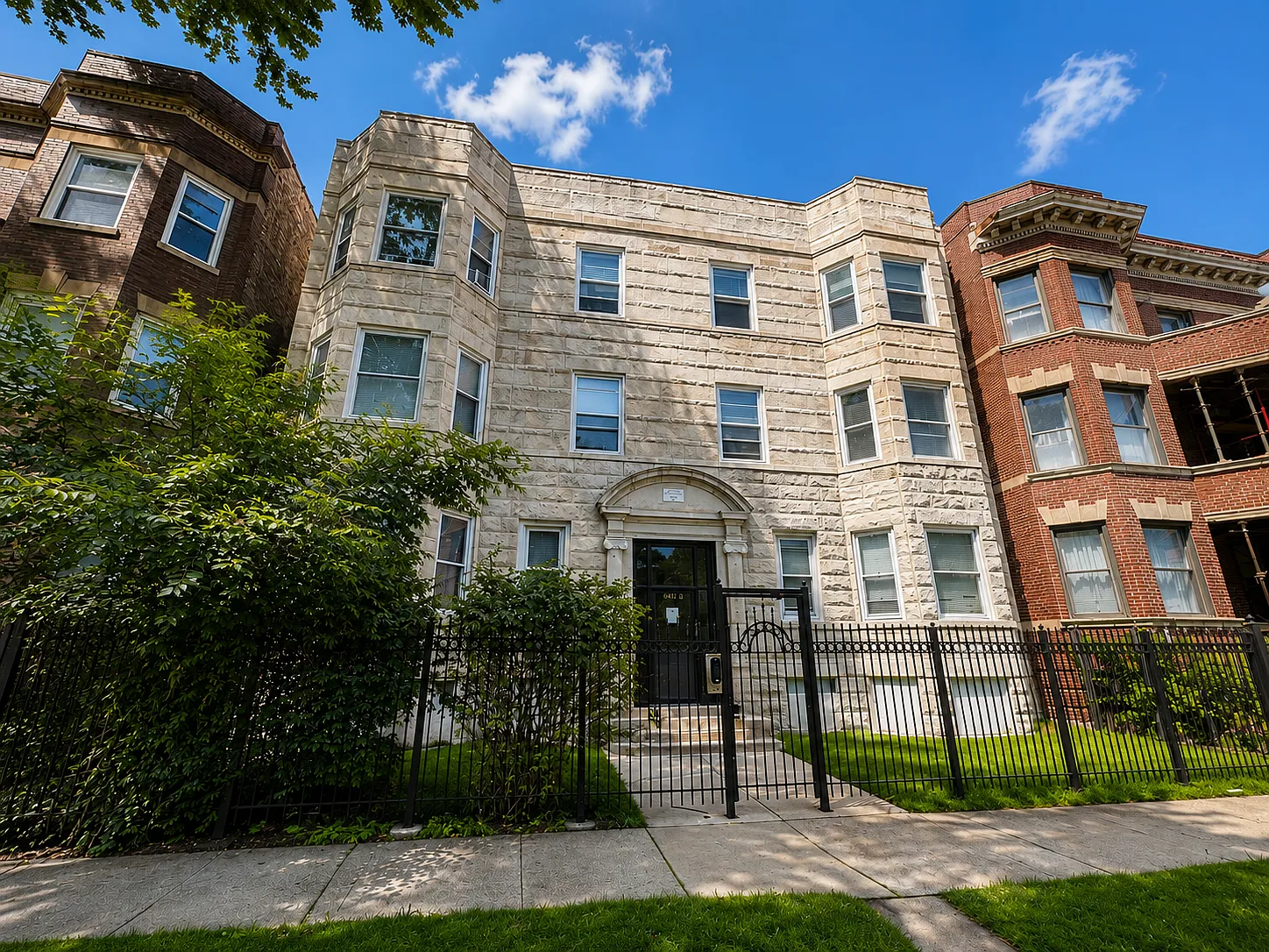 6112 South Ingleside Avenue, Unit 3N — Photo 1