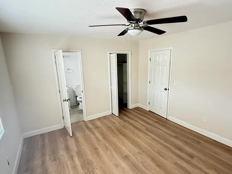 800 Moffett St #3 — Photo 8