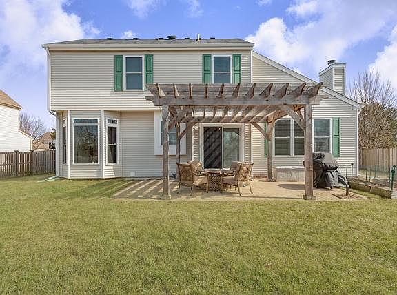 4th image of 857 Summerhill Dr