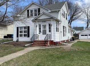 14 Dill Ave NW, Madelia, MN 56062