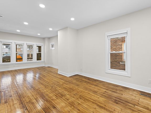 5th image of 1814 E Linnwood Ave