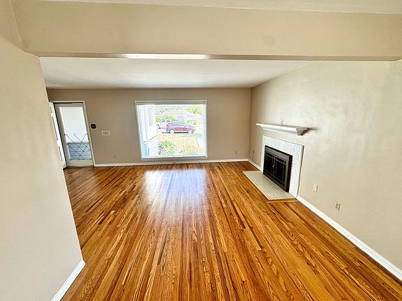 3rd image of 2191 Alameda Ave