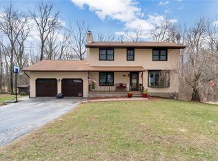 8 Robert Dr, Florida, NY 10921