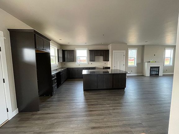 5th image of 2102 E Silver Cir