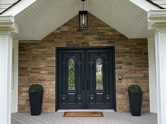 3rd image of 8 Suncrest Dr