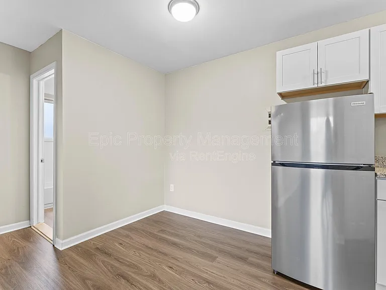 1427 Ford Ave #1 — Photo 3