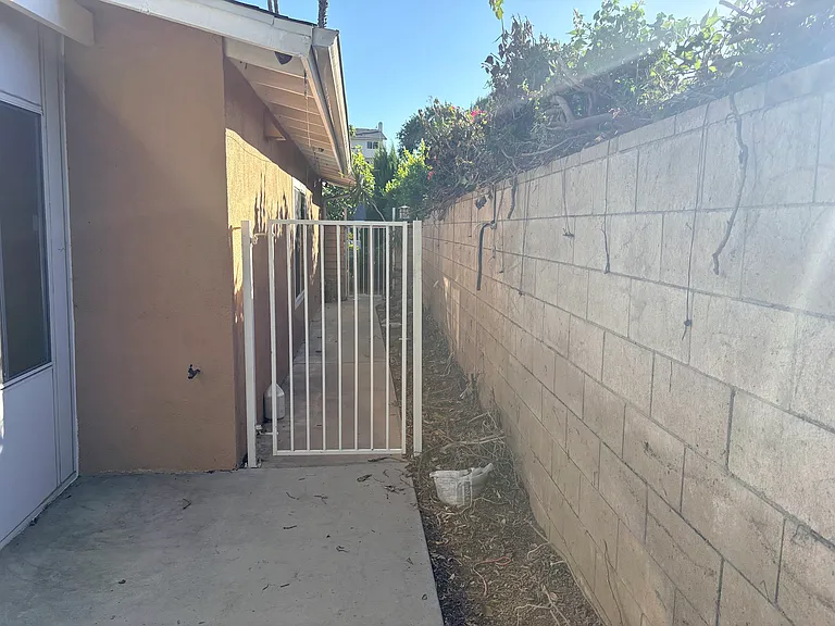 11606 Lyster Ave — Photo 18