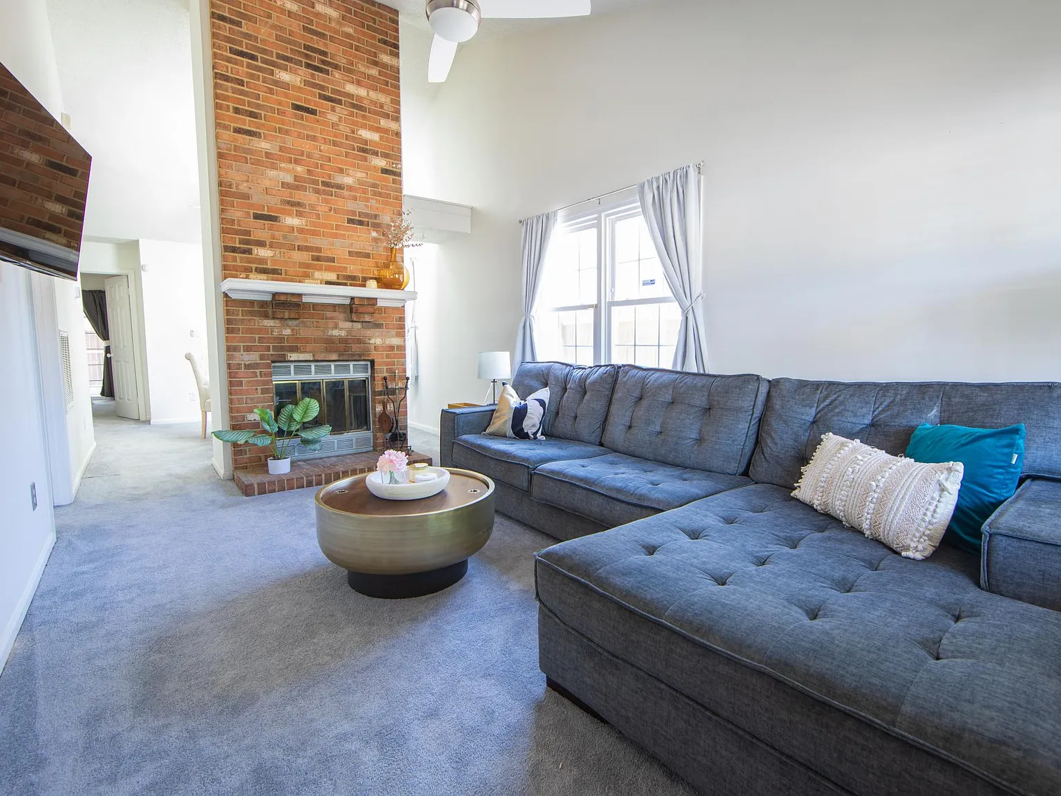 817 Chalk Ct — Photo 2