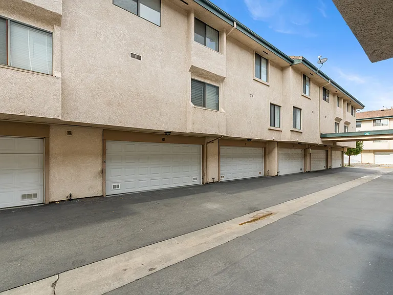 7137 Shoup Ave #31 — Photo 27