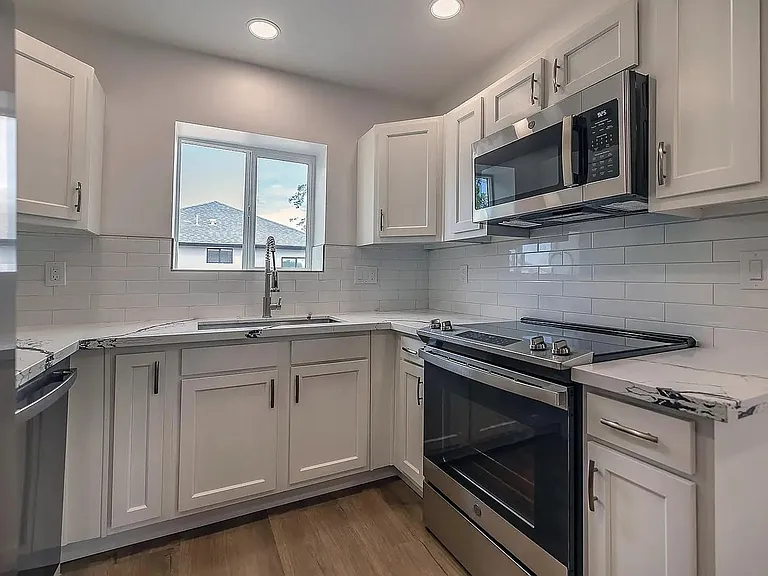938 E. Waverly St. — Photo 4