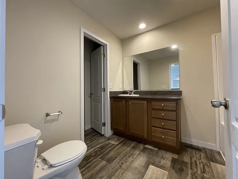 7204 E Grand River Ave — Photo 25