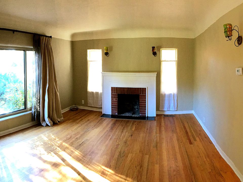 Spacious, Bright Living Room