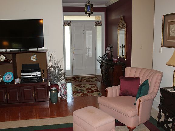 5th image of 184 Flintview Dr