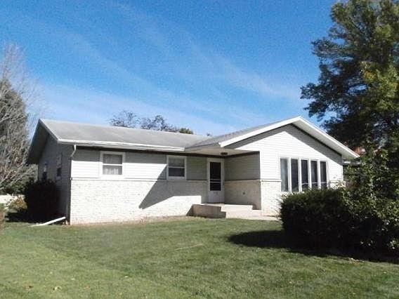 2nd image of 752 Sterling Dr