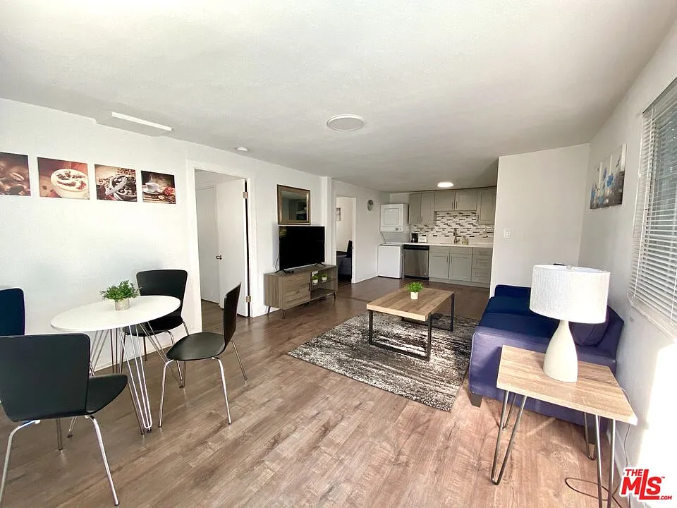 2 bed, $2,700 — Photo 3
