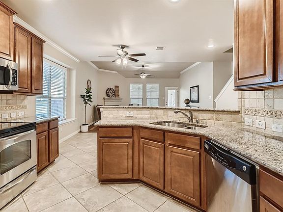 5th image of 12528 Meadow Landing Dr