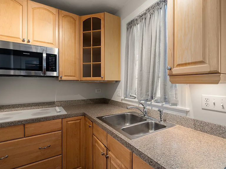 37 Summit Ave #2 — Photo 1
