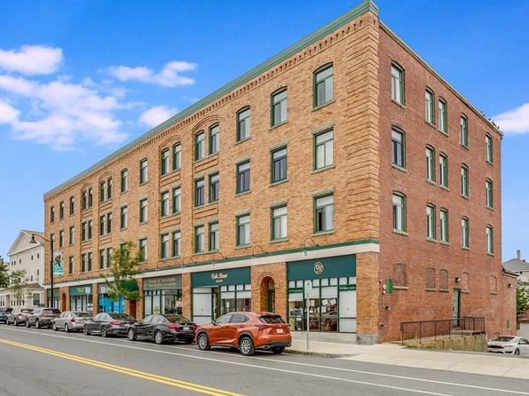 315 Rantoul St APT 404