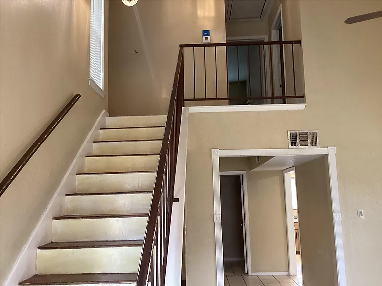 15831 Bazelbriar Ln — Photo 35