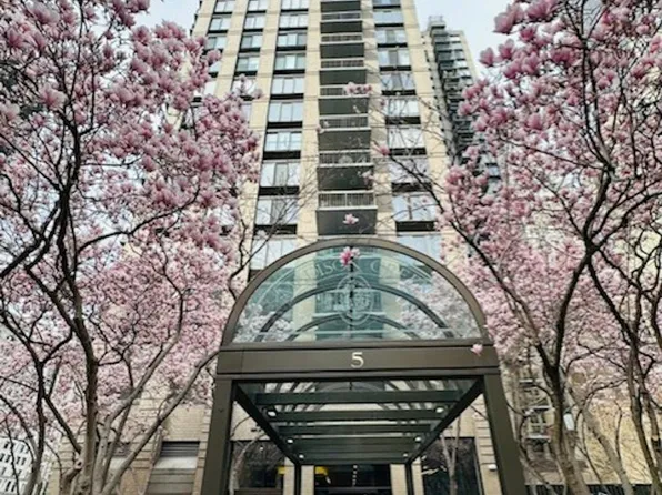 5 East 22nd Street image 16 of 16