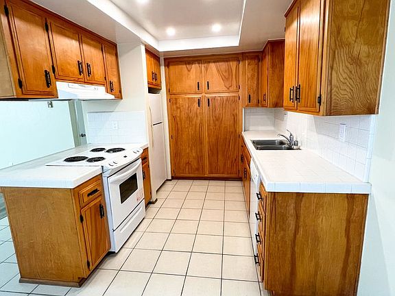 4th image of 226 G St Unit D