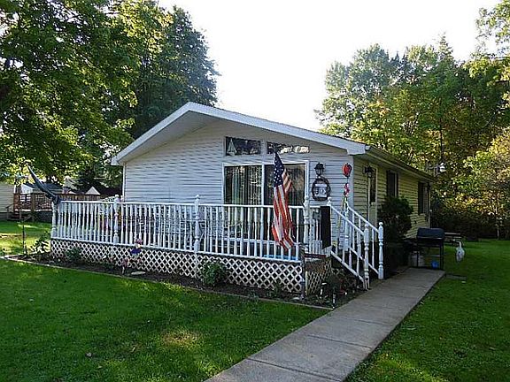 2nd image of 12051 Lakeview Dr